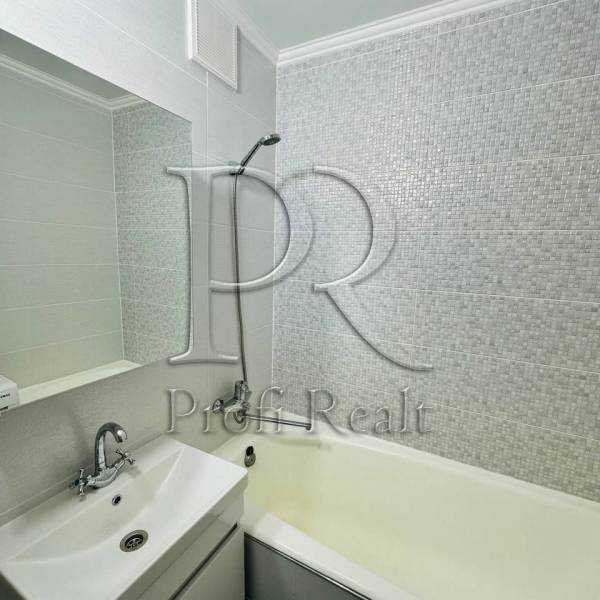 Продаж 1-кімнатної квартири 31 м², Булгакова вул., 8