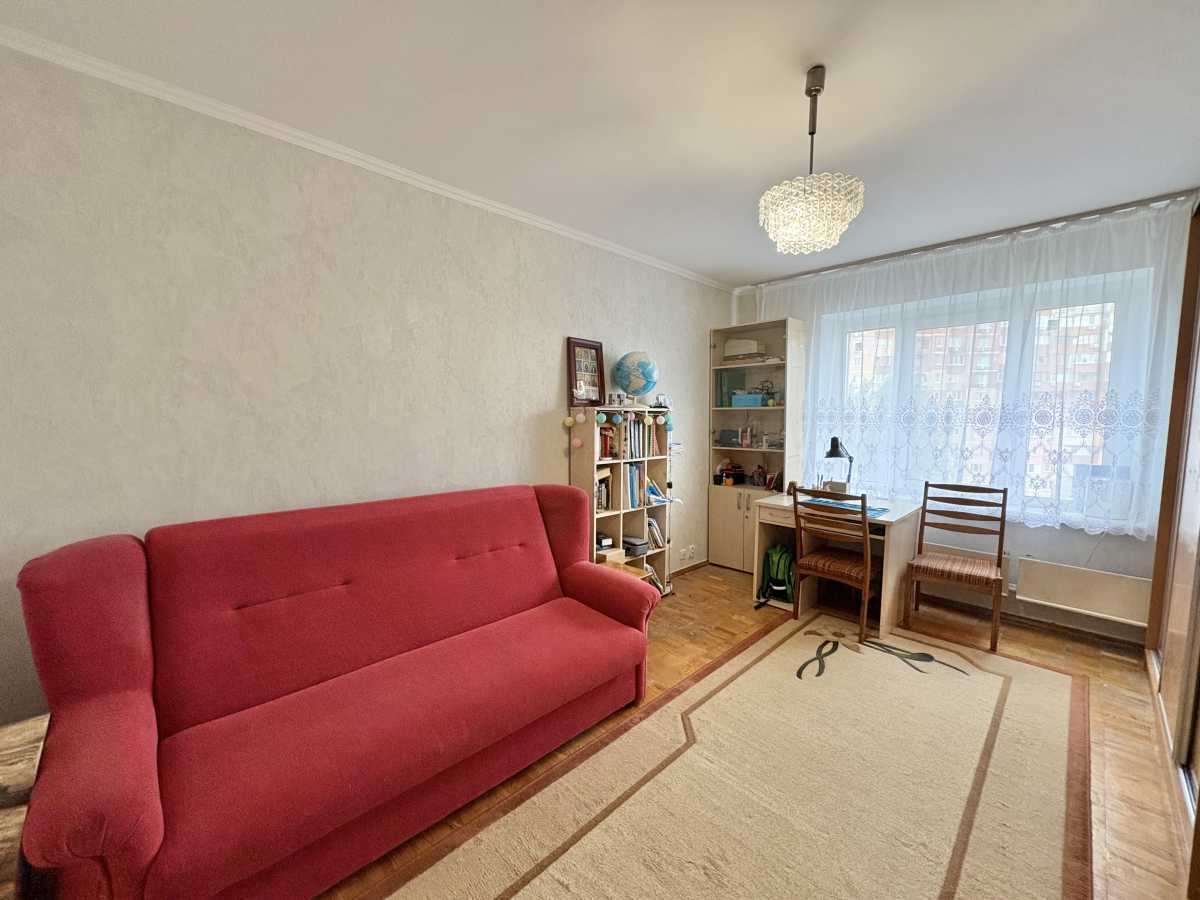 Продаж 2-кімнатної квартири 59 м², Миколи Закревського вул., 5