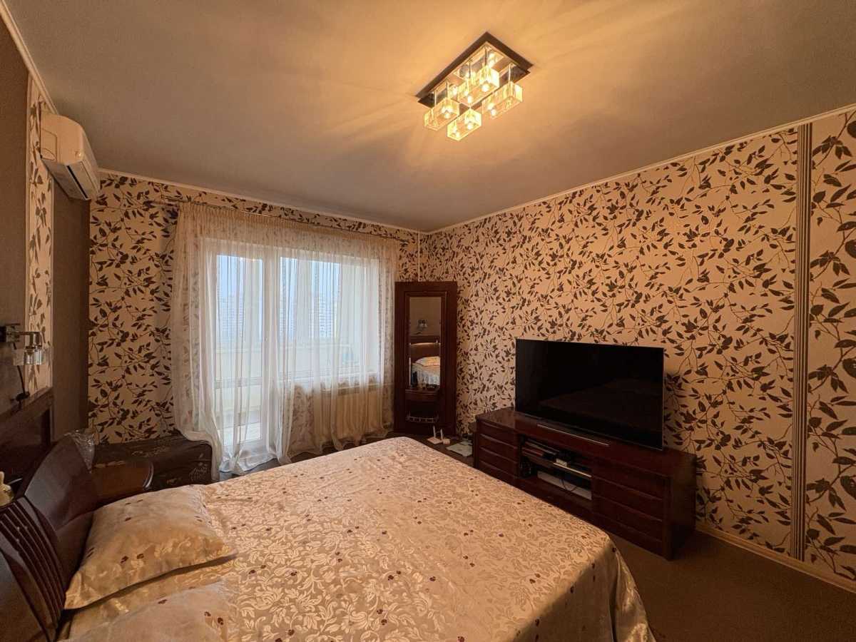 Аренда 2-комнатной квартиры 76 м², Ревуцкого ул., 13