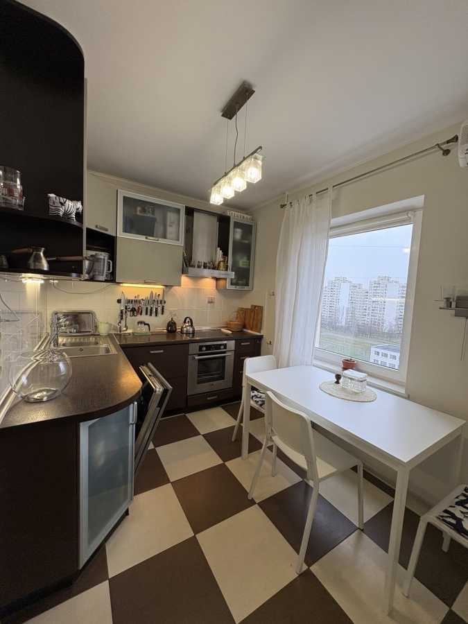 Аренда 2-комнатной квартиры 76 м², Ревуцкого ул., 13