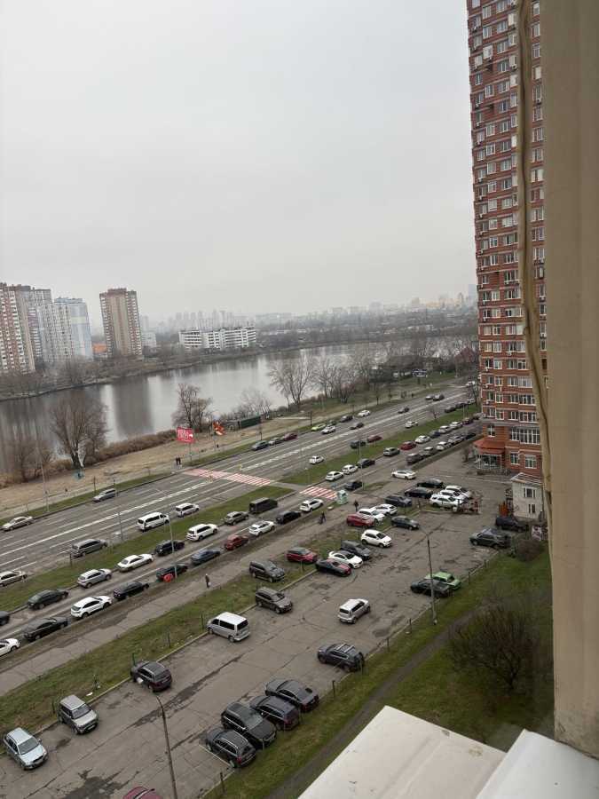 Аренда 2-комнатной квартиры 76 м², Ревуцкого ул., 13