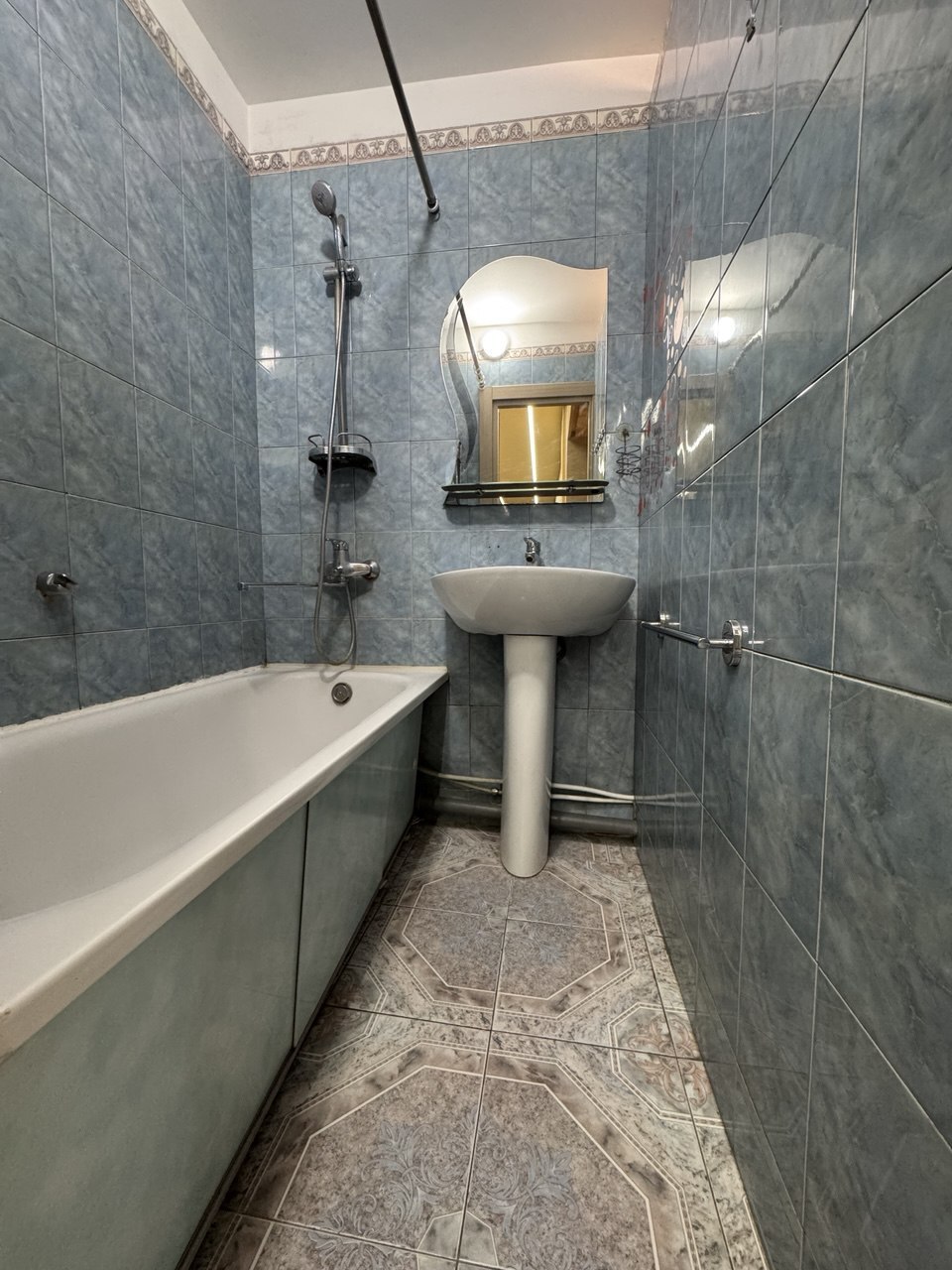 Продажа 4-комнатной квартиры 85 м², Донецкое шоссе