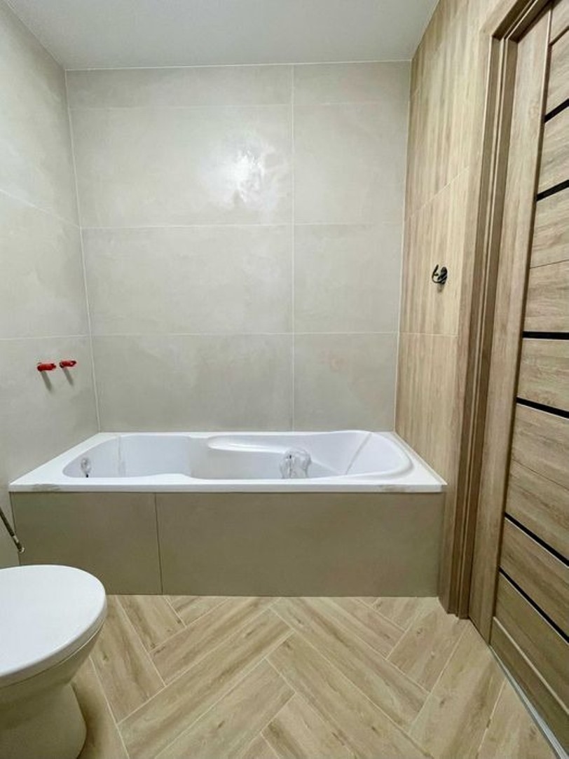 Продаж 1-кімнатної квартири 37 м²