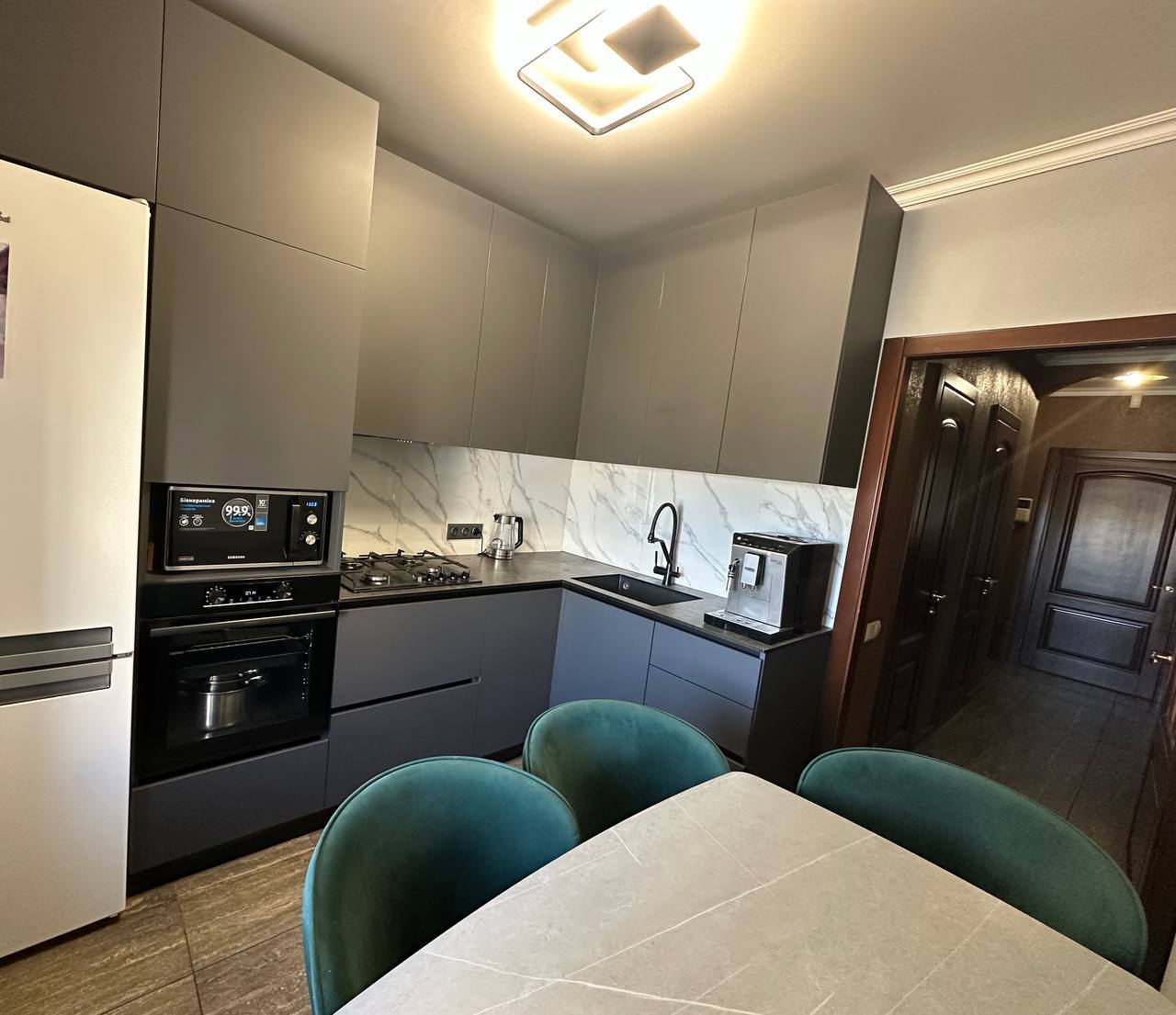 Продажа 3-комнатной квартиры 80 м², Писаржевского ул.