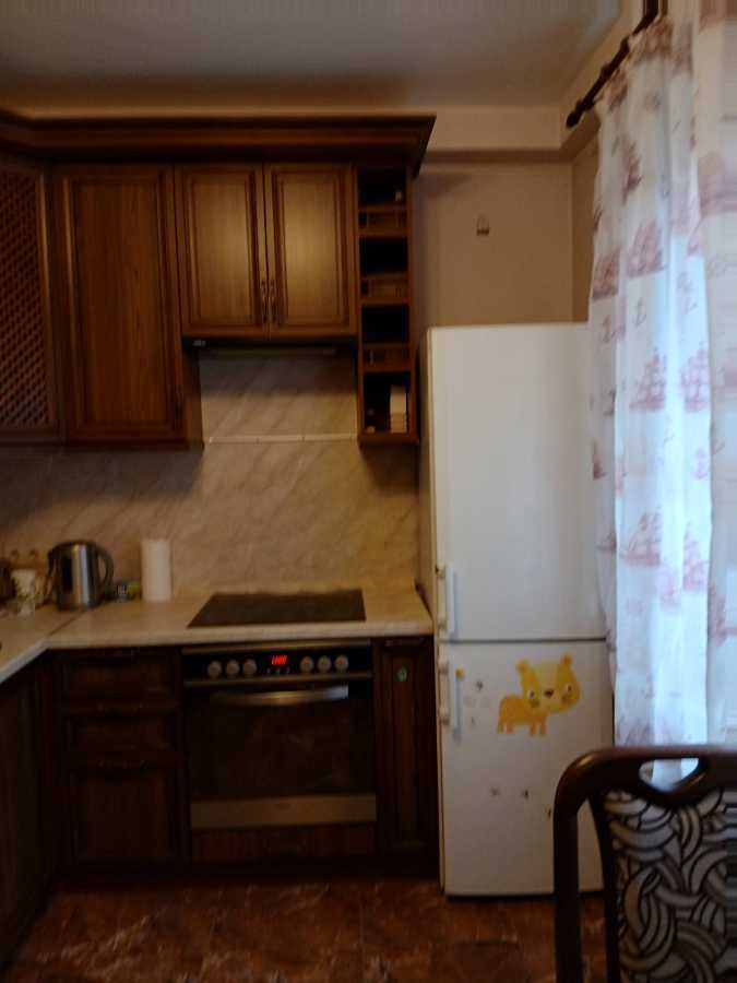 Оренда 3-кімнатної квартири 75 м², Підлісна вул., 2
