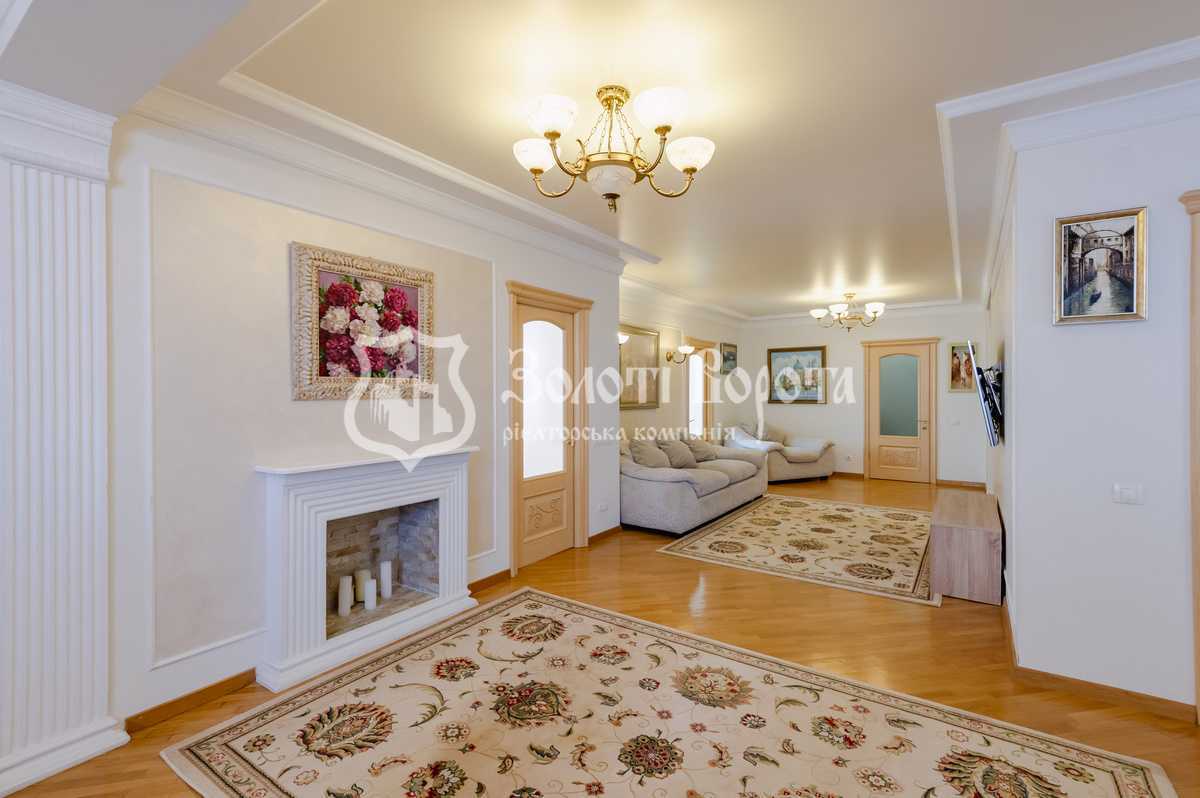 Продаж 3-кімнатної квартири 136.6 м², Саперно-Слобідська вул., 22