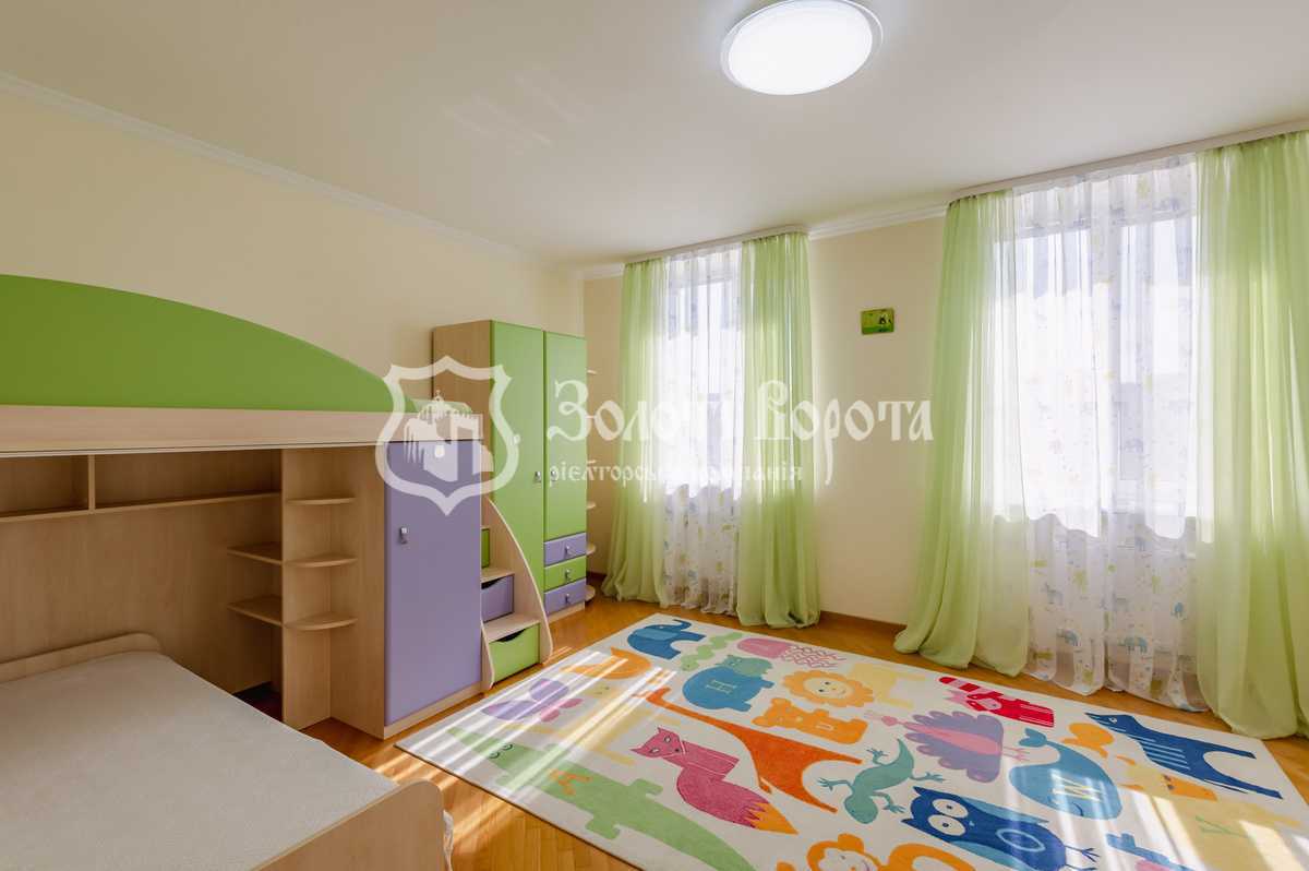 Продаж 3-кімнатної квартири 136.6 м², Саперно-Слобідська вул., 22