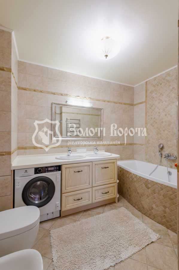 Продаж 3-кімнатної квартири 136.6 м², Саперно-Слобідська вул., 22