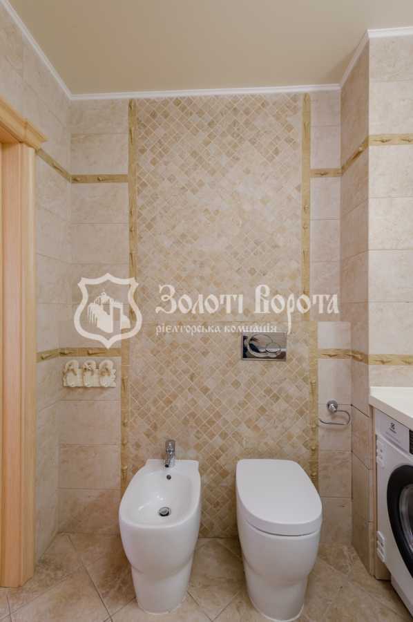 Продаж 3-кімнатної квартири 136.6 м², Саперно-Слобідська вул., 22