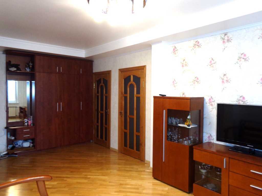Продаж 3-кімнатної квартири 81 м², Композитора Лятошинського вул., 2