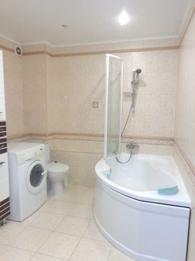 Продаж 3-кімнатної квартири 81 м², Композитора Лятошинського вул., 2