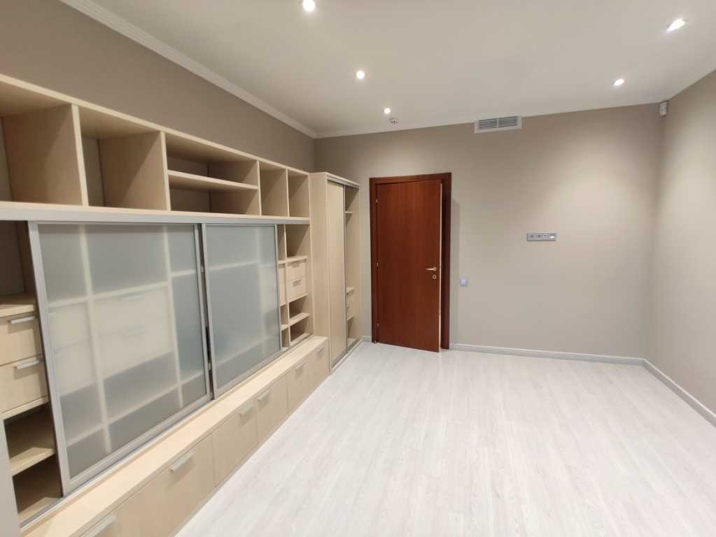 Продажа офиса 126 м², Жилянская ул., 59