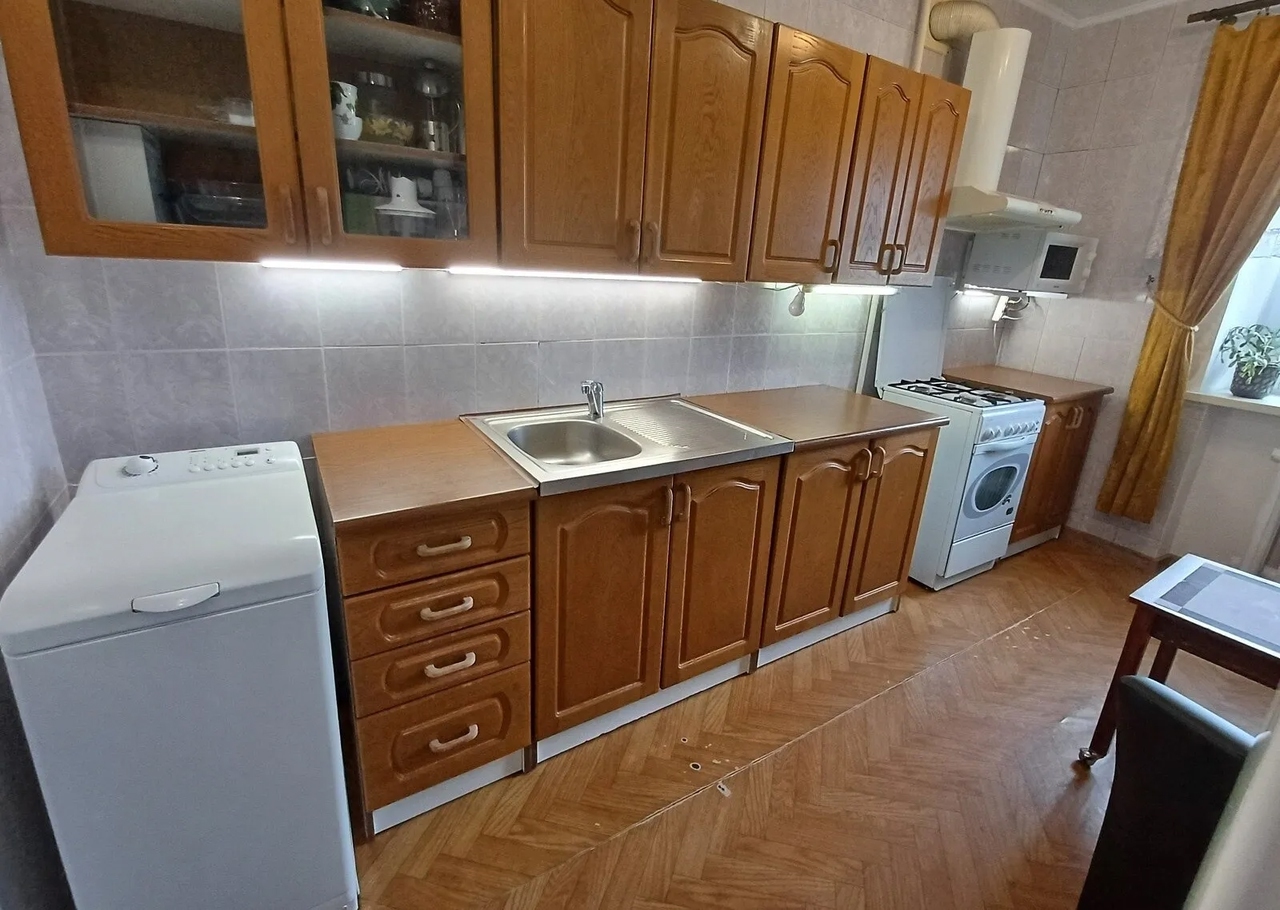 Продажа 3-комнатной квартиры 70 м², Василия Тютюнника ул., 11