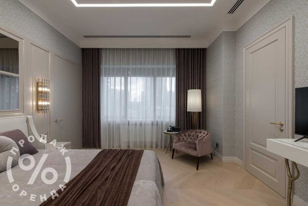 Продаж 4-кімнатної квартири 228 м², Глазунова вул., 13