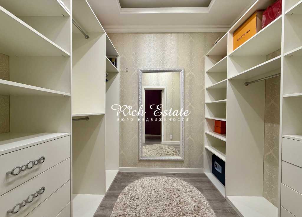 Продаж 3-кімнатної квартири 113.7 м², Вишгородська вул., 45/4