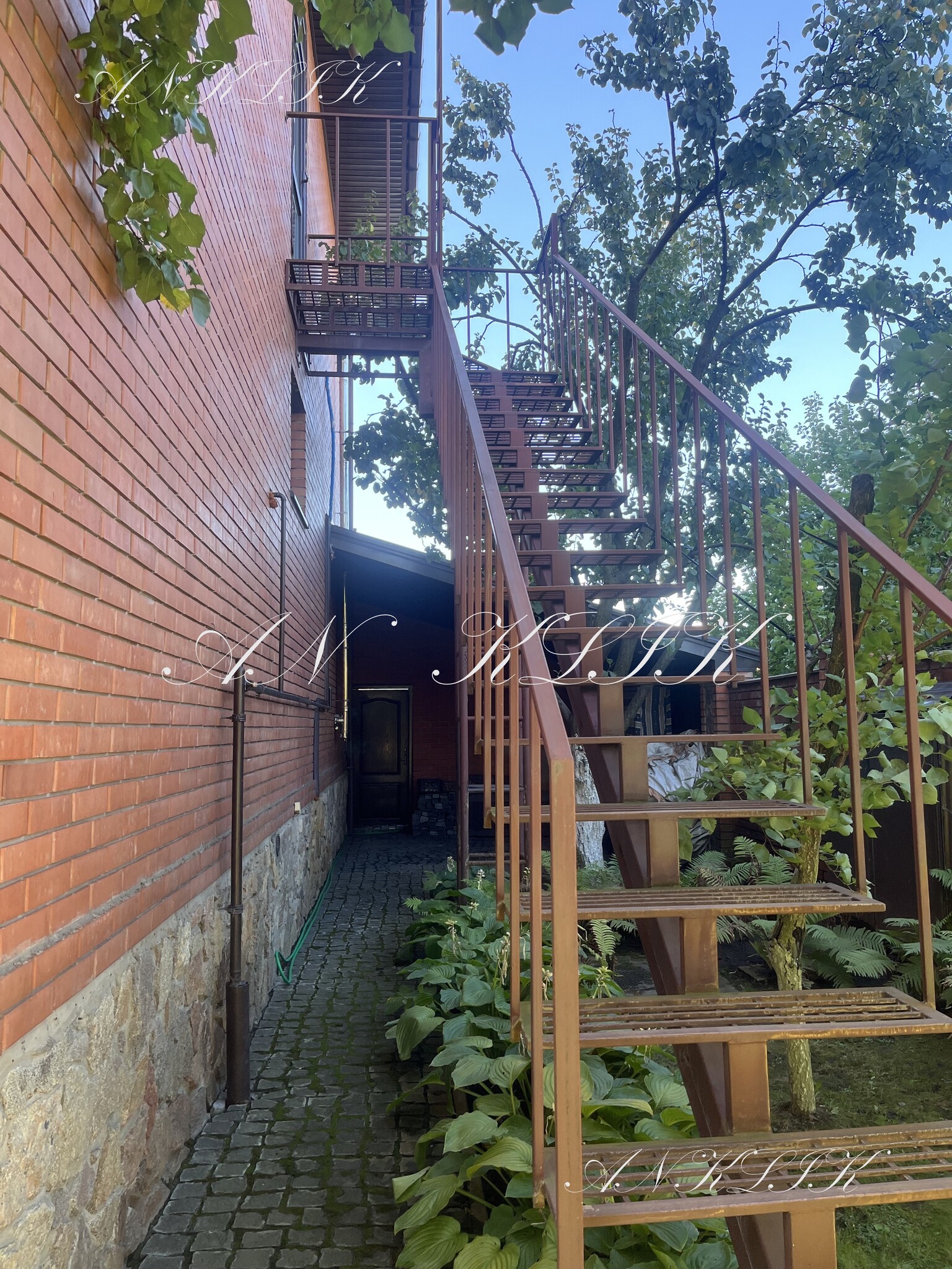 Аренда коттеджа 95 м², Евгения Харченко ул.