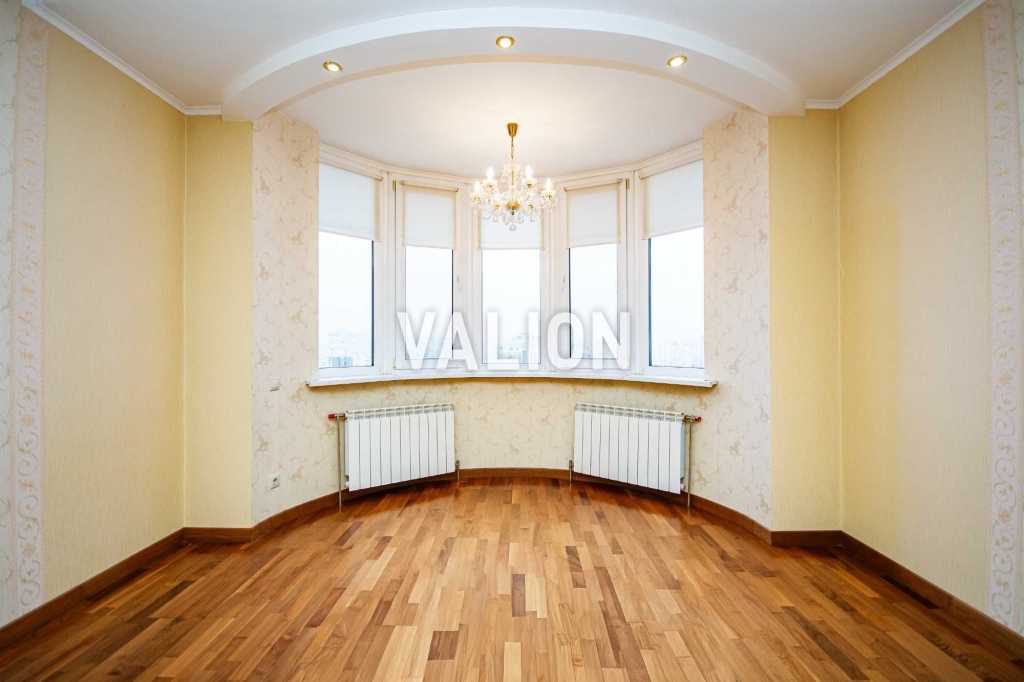 Продаж 2-кімнатної квартири 81.8 м², Срібнокільська вул., 1