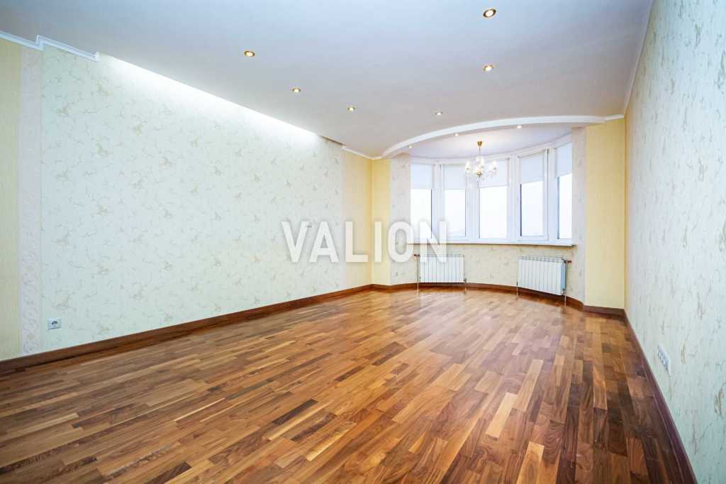 Продаж 2-кімнатної квартири 81.8 м², Срібнокільська вул., 1