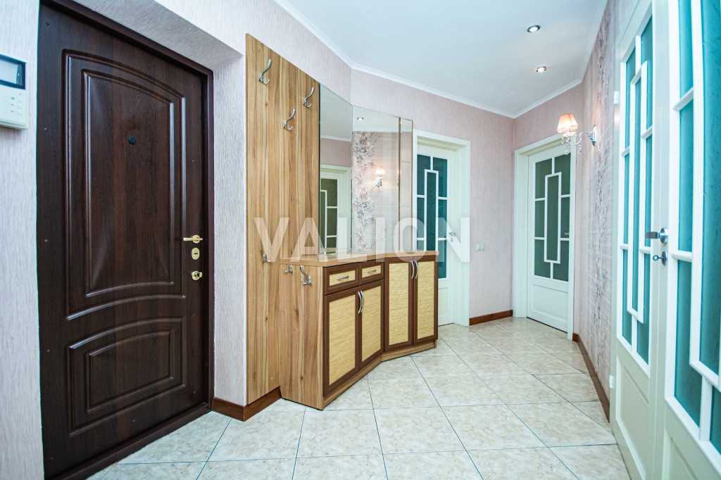Продаж 2-кімнатної квартири 81.8 м², Срібнокільська вул., 1