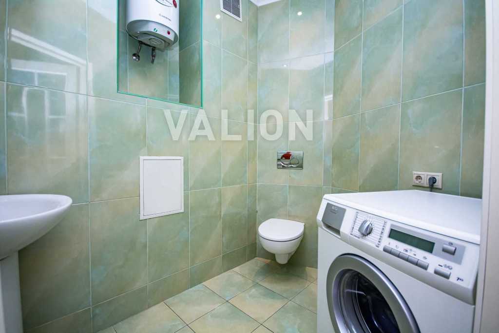 Продаж 2-кімнатної квартири 81.8 м², Срібнокільська вул., 1