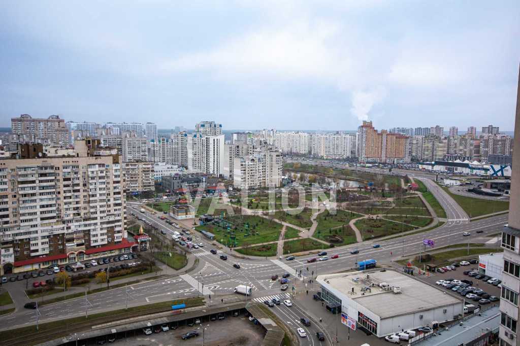 Продаж 2-кімнатної квартири 81.8 м², Срібнокільська вул., 1