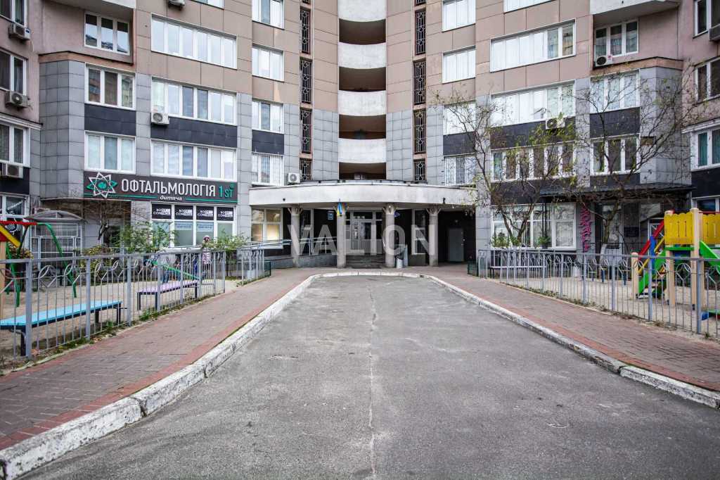 Продаж 2-кімнатної квартири 81.8 м², Срібнокільська вул., 1