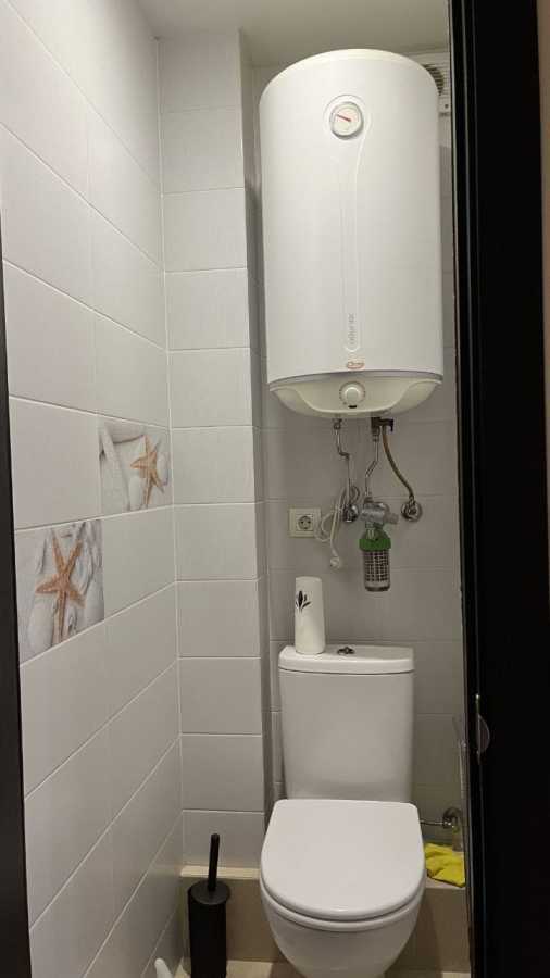 Продаж 3-кімнатної квартири 71.5 м², Срібнокільська вул., 22А