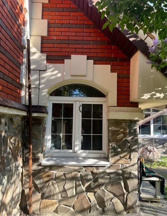 Аренда дома 300 м², Евгения Харченко ул.