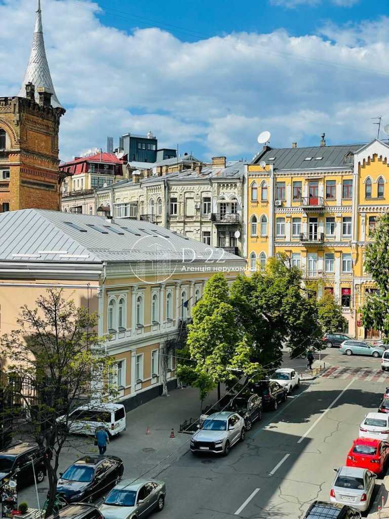 Продаж 1-кімнатної квартири 50.7 м², Миколи Кібальчича вул., Лисенка вулиця, 1