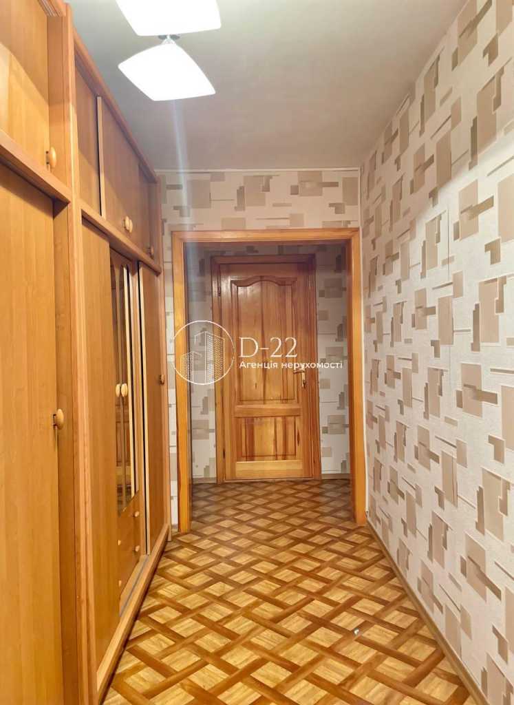 Продаж 3-кімнатної квартири 93 м², Братства Тарасівців вулиця, 12/37