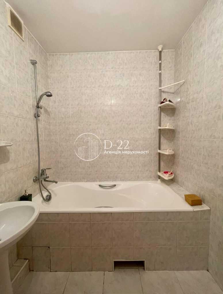 Продаж 3-кімнатної квартири 93 м², Братства Тарасівців вулиця, 12/37