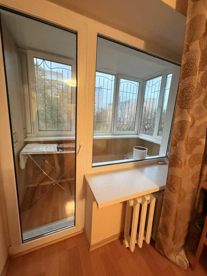 Продаж 3-кімнатної квартири 57 м², Ильичевская вул., Парковая, 12