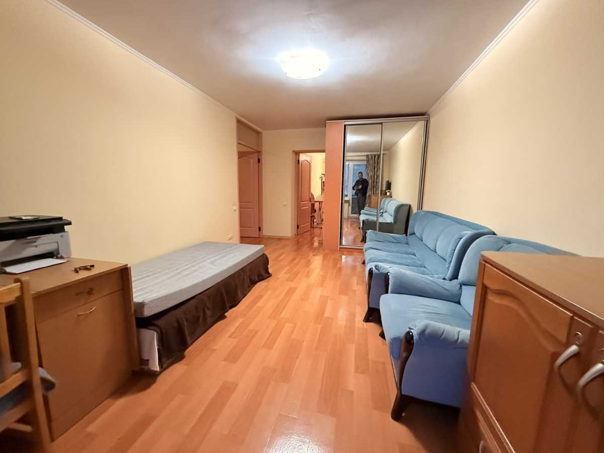 Продаж 3-кімнатної квартири 57 м², Ильичевская вул., Парковая, 12