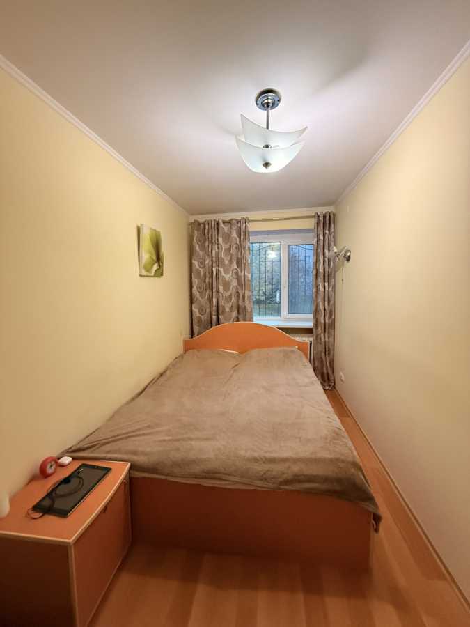 Продаж 3-кімнатної квартири 57 м², Ильичевская вул., Парковая, 12