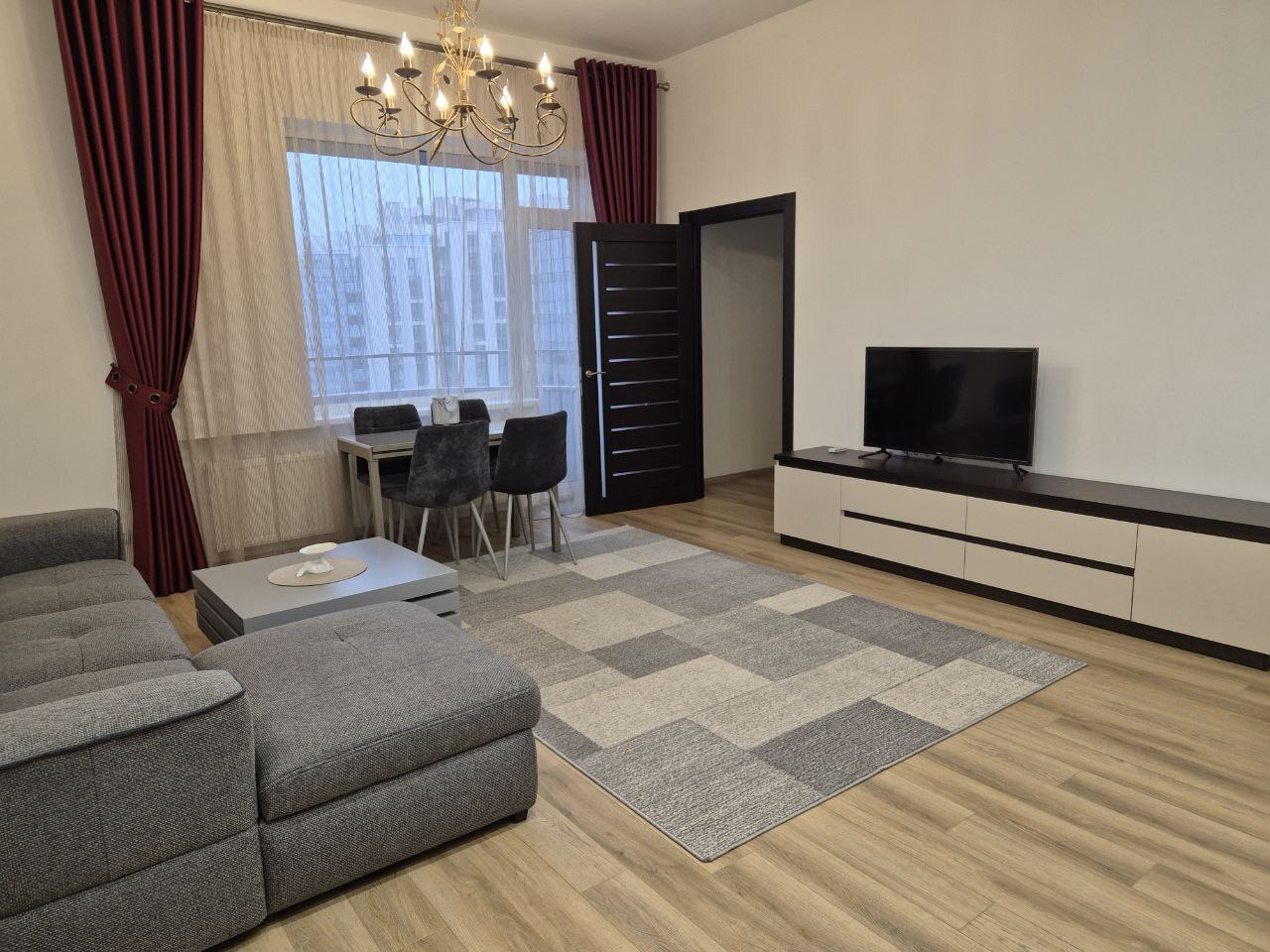 Аренда 3-комнатной квартиры 83 м², Дмитрия Яворницкого просп., 5