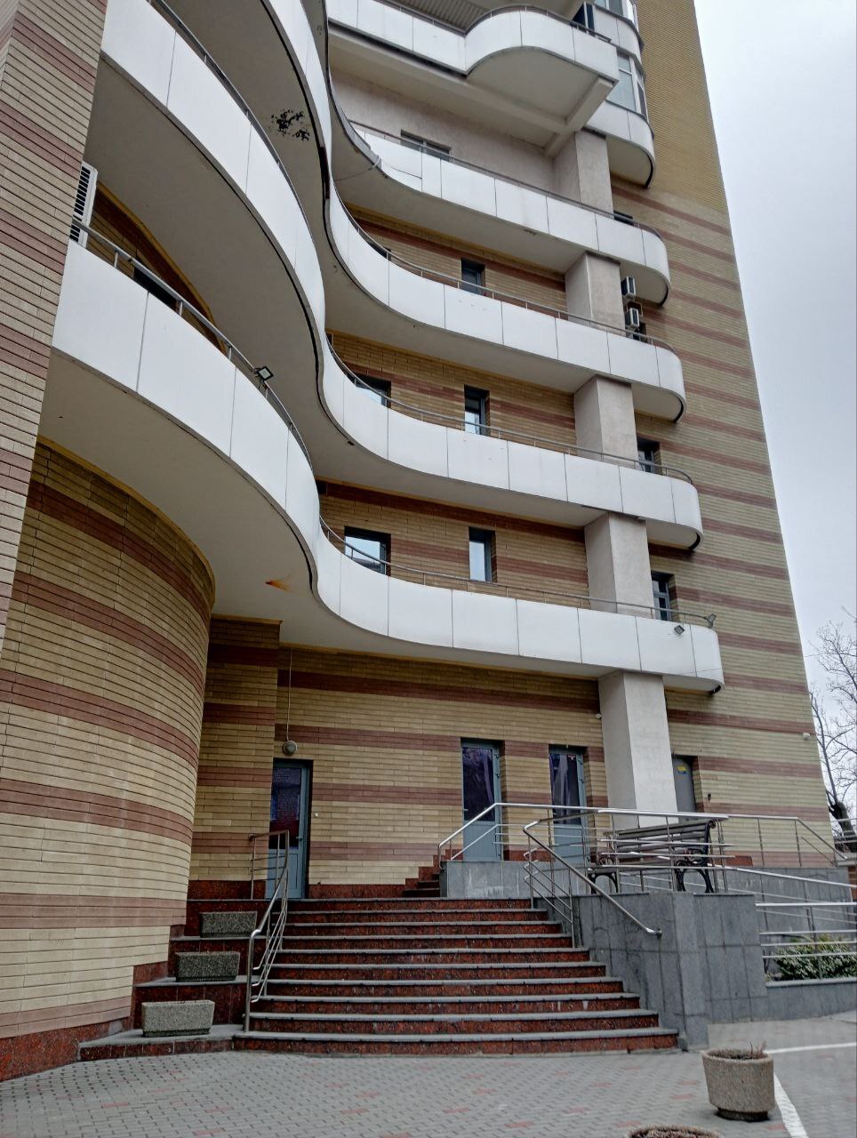 Аренда 3-комнатной квартиры 83 м², Дмитрия Яворницкого просп., 5