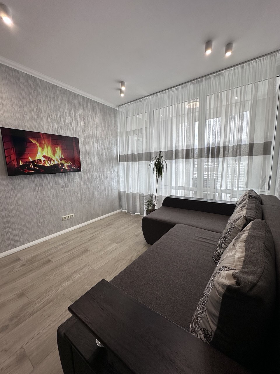 Аренда 2-комнатной квартиры 75.6 м², Александра Олеся ул., 10