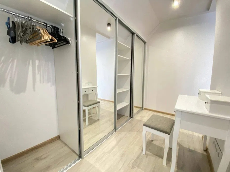 Аренда дома 135 м², Русановский бул.