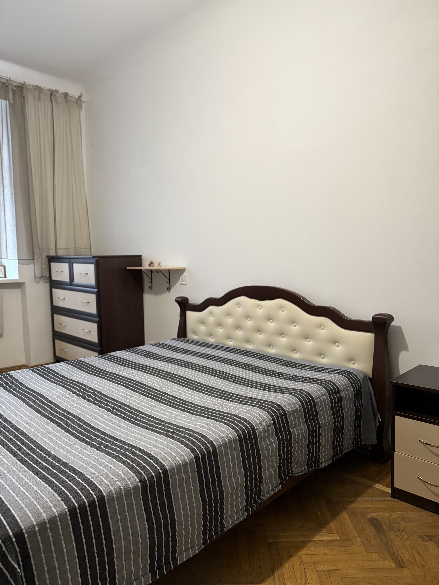 Оренда 2-кімнатної квартири 53 м², Олександра Поля просп., 14