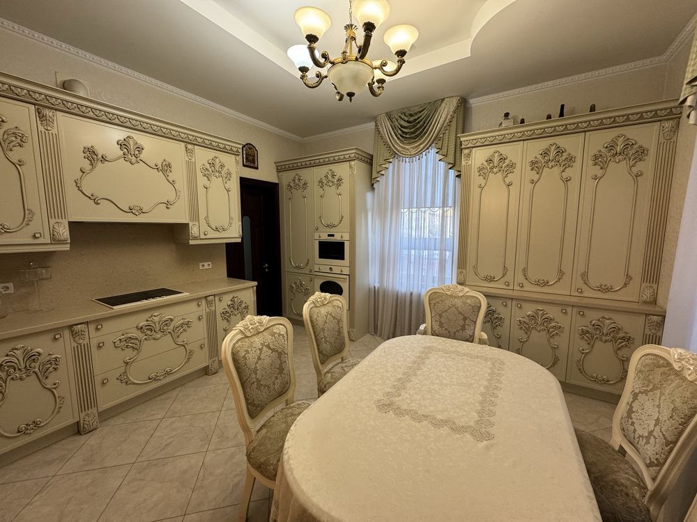 Оренда будинку 1200 м², Деміївська вул.