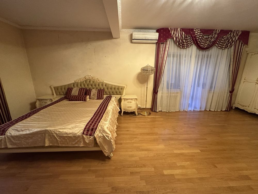 Оренда будинку 1200 м², Деміївська вул.