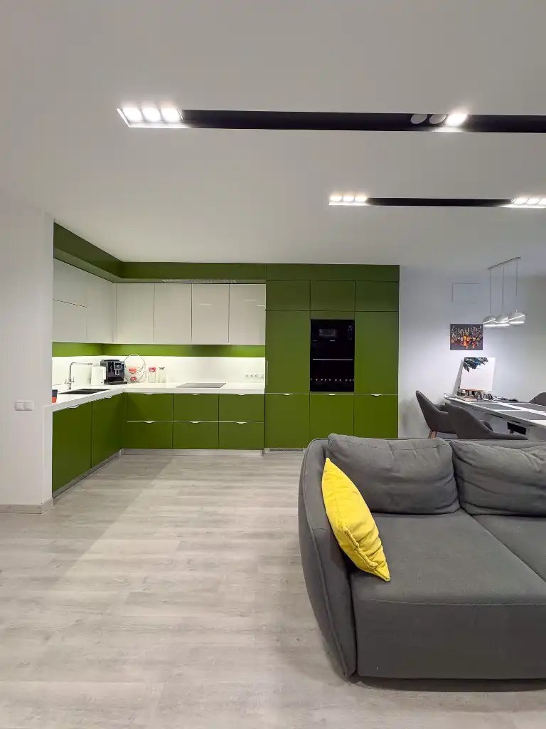 Продажа 2-комнатной квартиры 130 м², Титова ул.