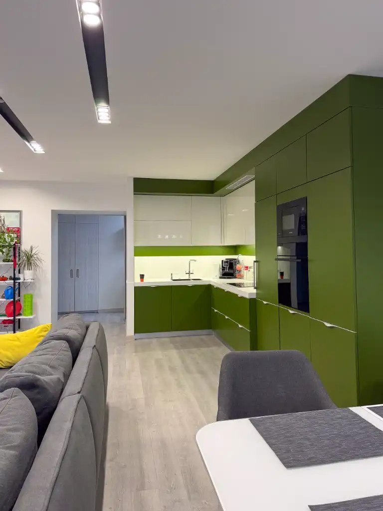 Продажа 2-комнатной квартиры 130 м², Титова ул.