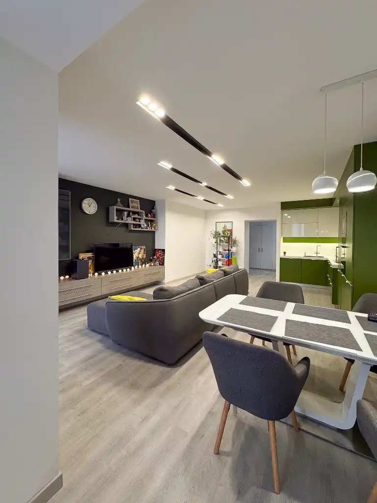 Продажа 2-комнатной квартиры 130 м², Титова ул.