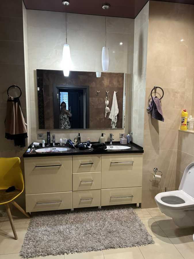 Оренда 4-кімнатної квартири 155 м², Генерала Шаповала вул., 2А