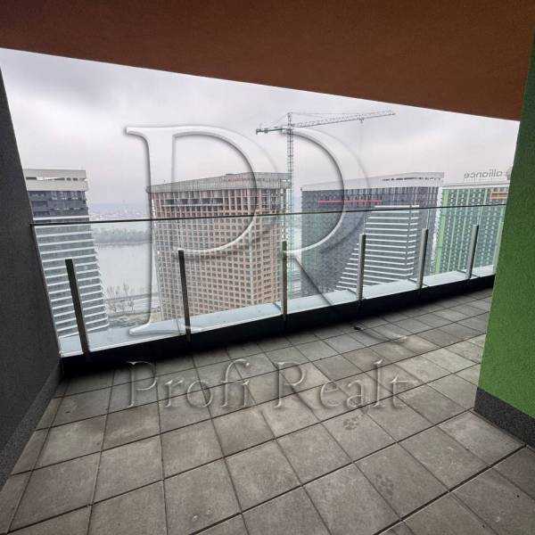 Продажа 2-комнатной квартиры 91 м², Причальная ул., 8