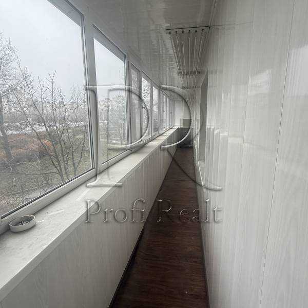 Продажа 3-комнатной квартиры 70 м², Перова бул., 56