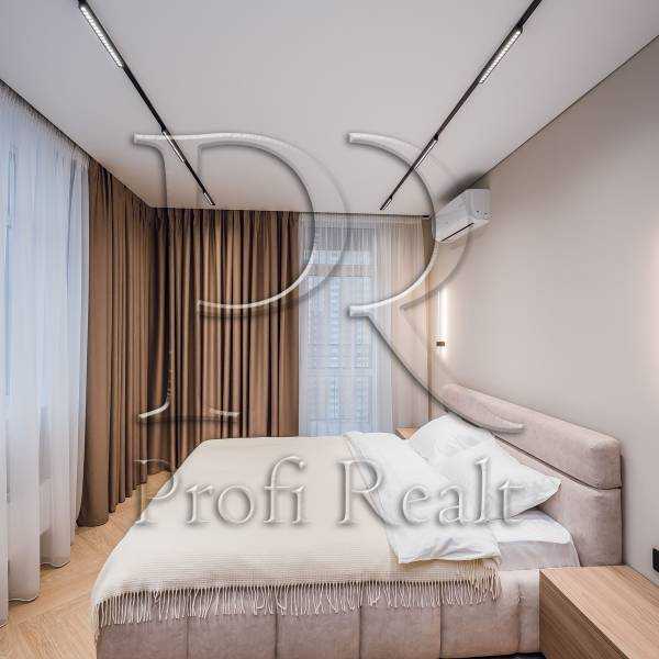 Продажа 2-комнатной квартиры 70 м², Александра Олеся ул., 5