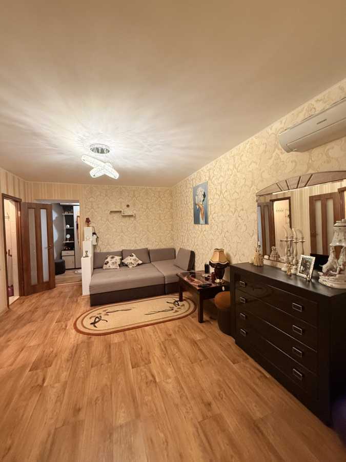 Продаж 2-кімнатної квартири 40 м², Ильичевская вул., Парковая, 34-б