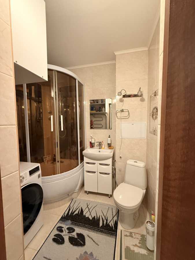 Продаж 2-кімнатної квартири 40 м², Ильичевская вул., Парковая, 34-б